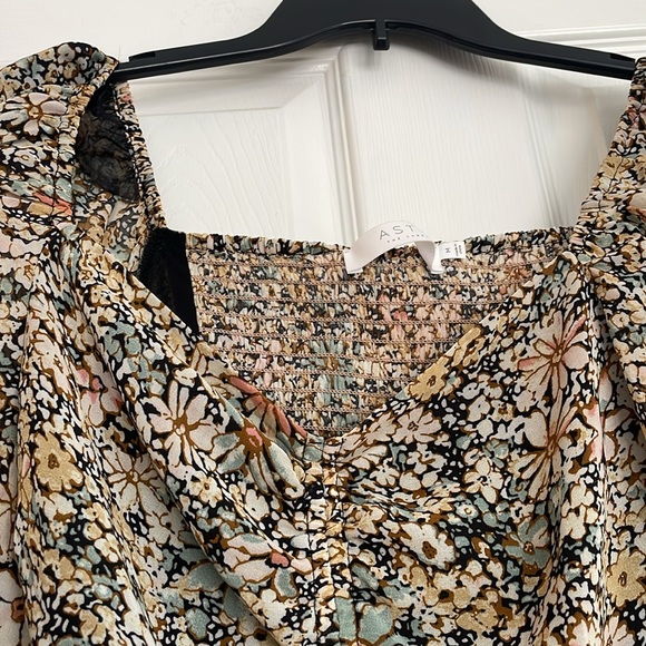 Astr Floral balloon sleeve top love song top - Picture 7 of 9